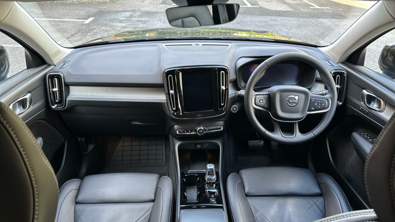 Volvo XC40 2.0 B3P Plus Dark 5dr Auto Petrol Estate